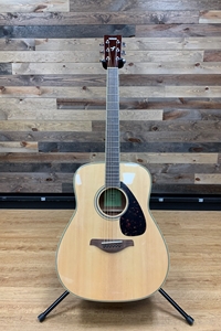 Yamaha FG820 Dreadnought Acoustic Guitar with Solid Spruce Top
